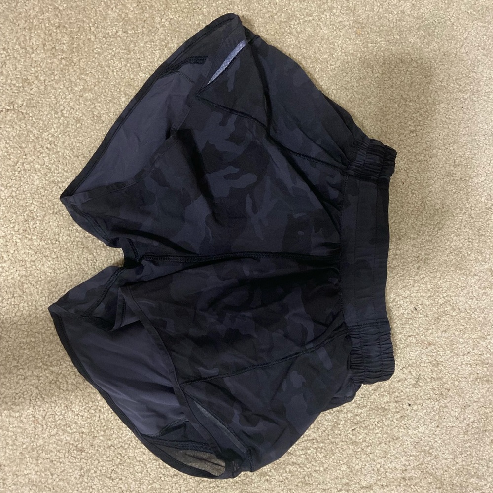 Lululemon Hottie Hot shorts 4”